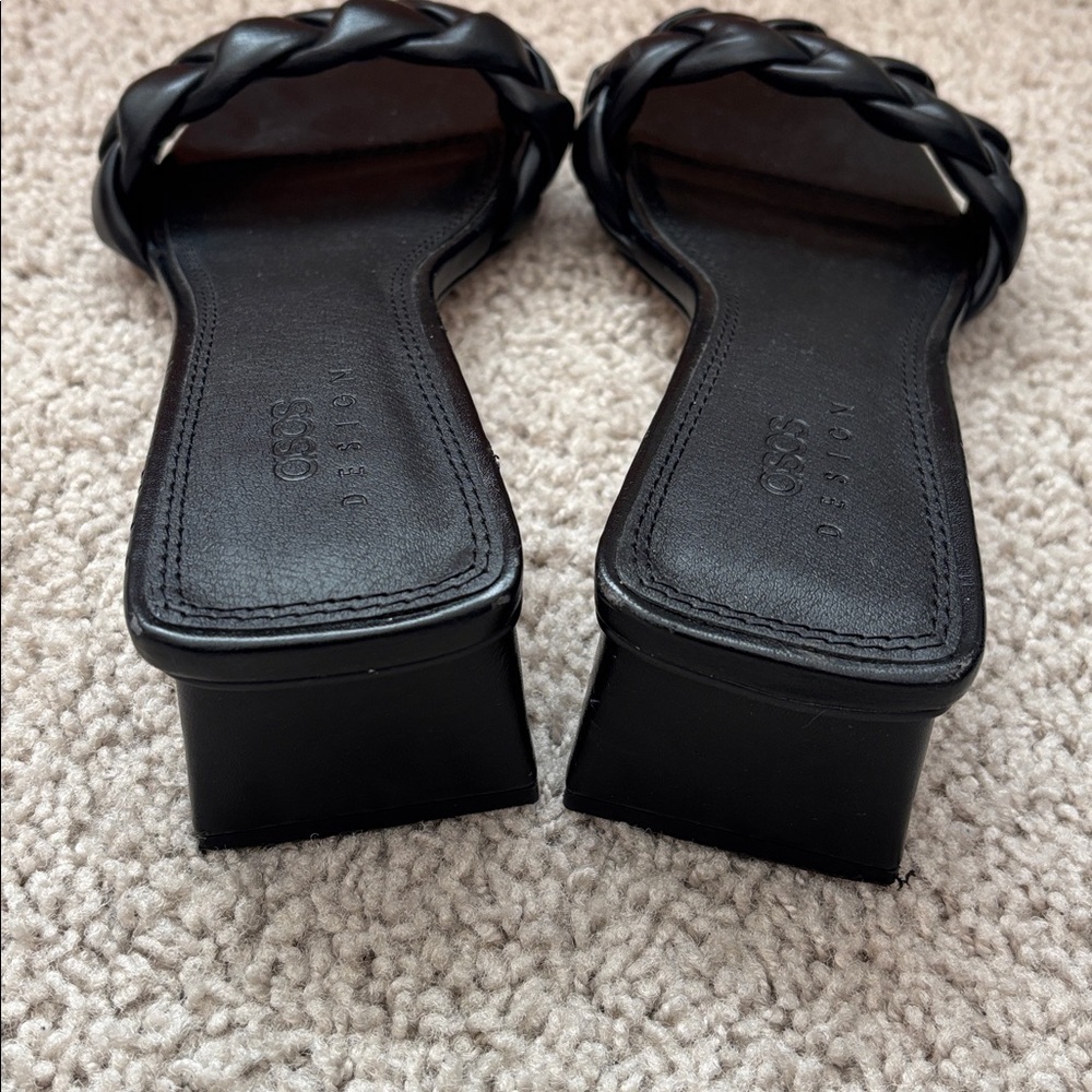 ASOS DESIGN Raid Wide Fit Sandra braided mules in black. Size 9.5 - Picture 4 of 4